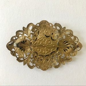 Vintage Jewelry - Vintage Stamped Filigree Flower Pin Brass Tone Vintage Jewelry - Vintage Stamped Filigree Flower Pin Brass Tone